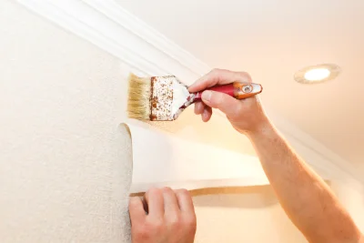 Pose de papier peint à Courchaton — revêtements muraux et toiles de verre